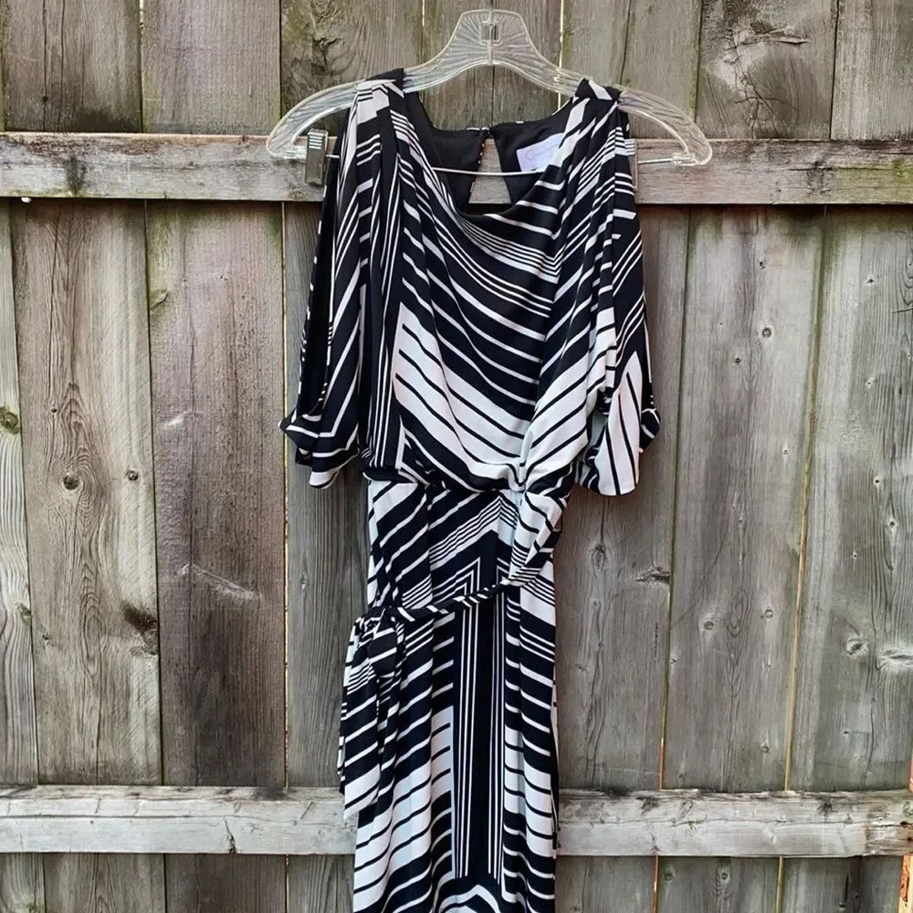 Jessica Simpson Cold shoulder dress sz. XS